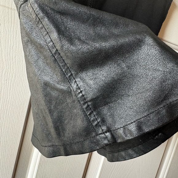 Sanctuary Clothing • Faux Leather Peplum Top • XS - Picture 4 of 6